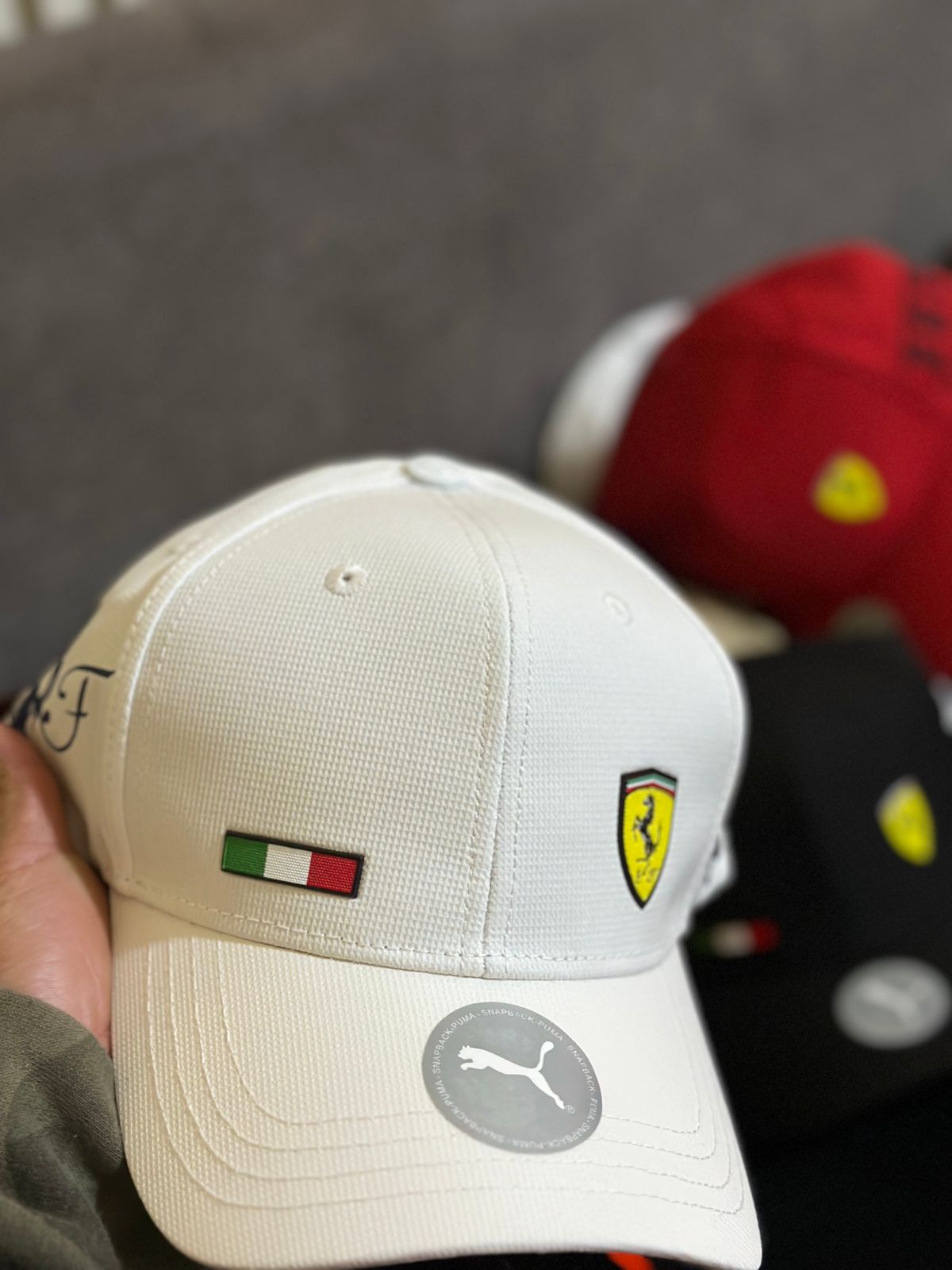 Gorra Ferrari blanco